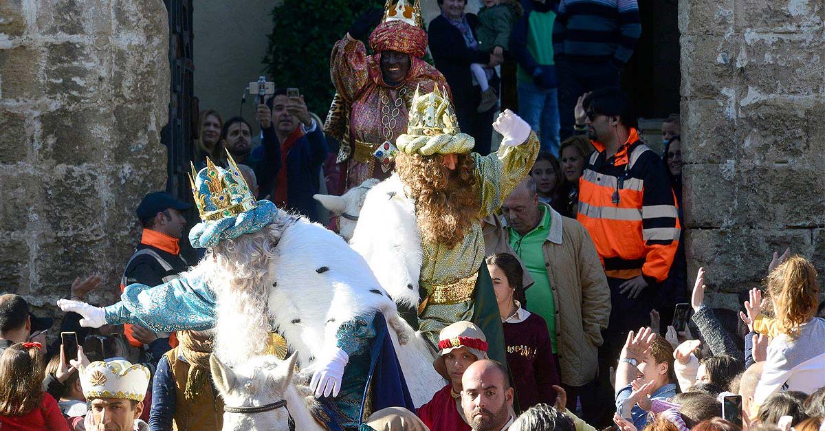 ¿Qué opinas? Cabalgata de Reyes en El Puerto, de forma estacionada y en el centro