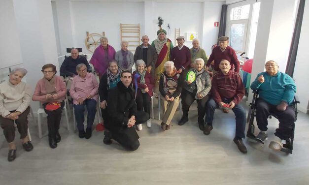 El Cartero Real visita el Centro de Mayores San Juan