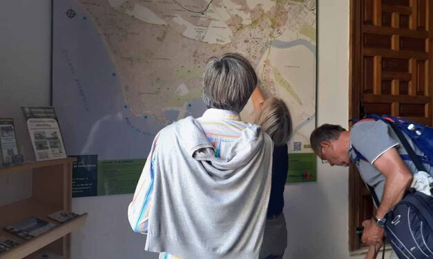 La oficina de Turismo de El Puerto cierra tras el positivo de una trabajadora