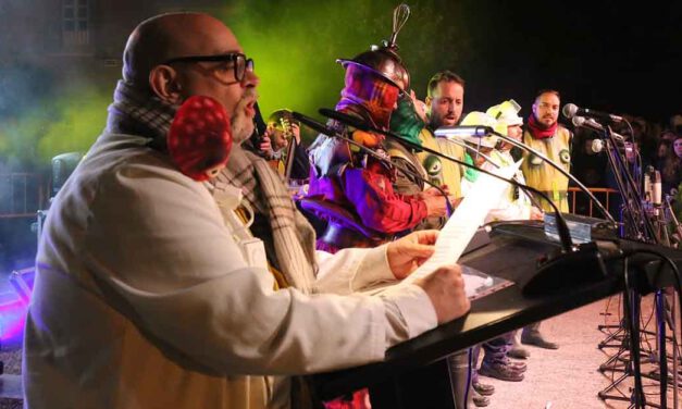 "El Canijo de Carmona" llena de Carnaval El Puerto