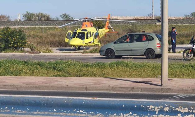 Un motorista pierde una pierna en un accidente en El Puerto