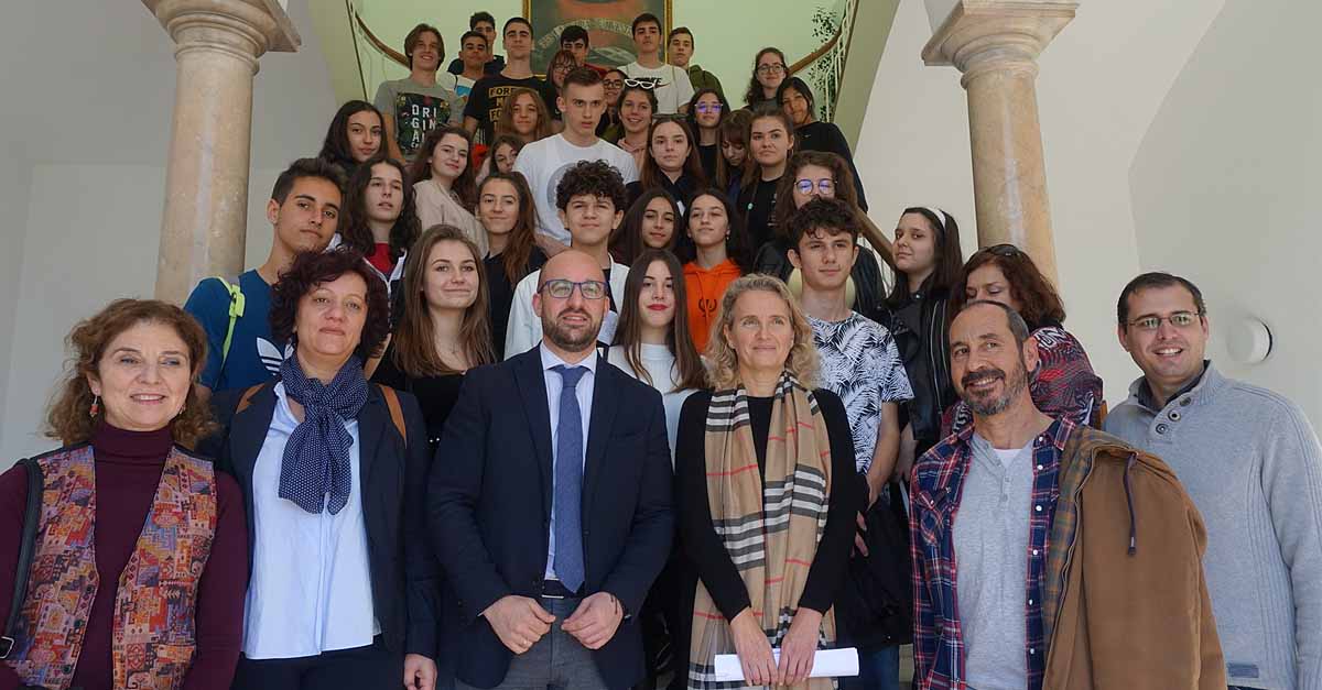 Alumnos de Macedonia visitan El Puerto dentro de un programa de intercambio con el IES José Luis Tejada