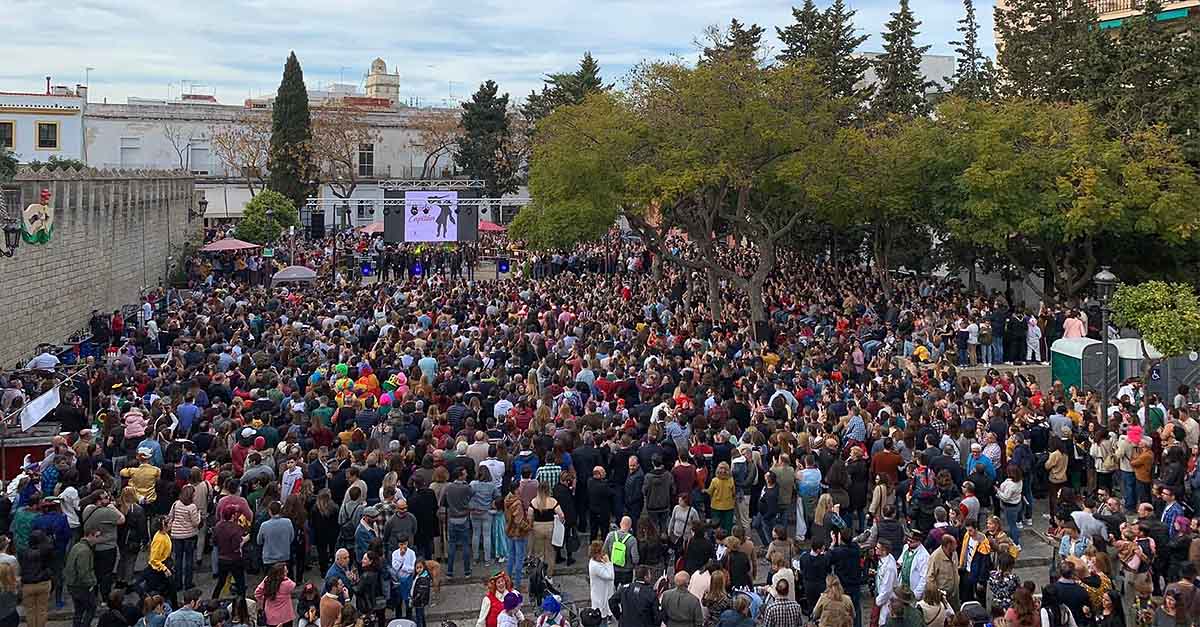 El Puerto disfruta de su sábado grande de Carnaval