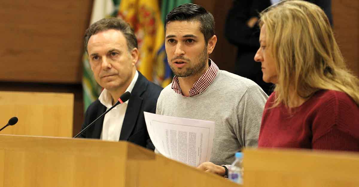 El PSOE pide la dimisión de Javier Bello