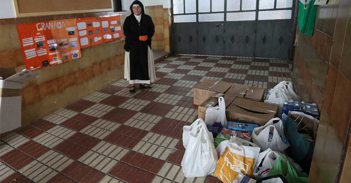 "Menipatch" hace una donación económica al convento del Espíritu Santo para la compra de alimentos