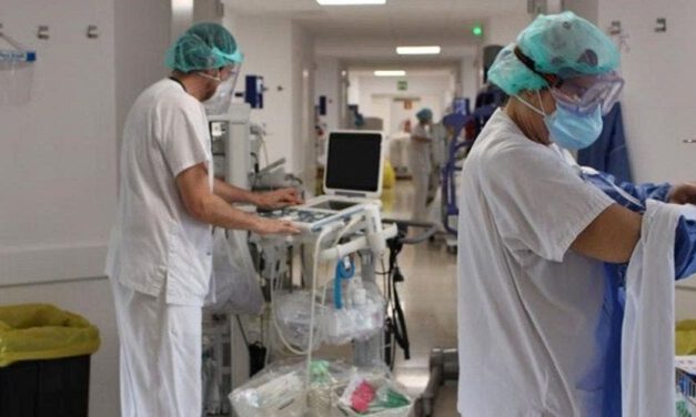 Andalucía baja de 40 ingresados en UCI y registra 131 hospitalizados