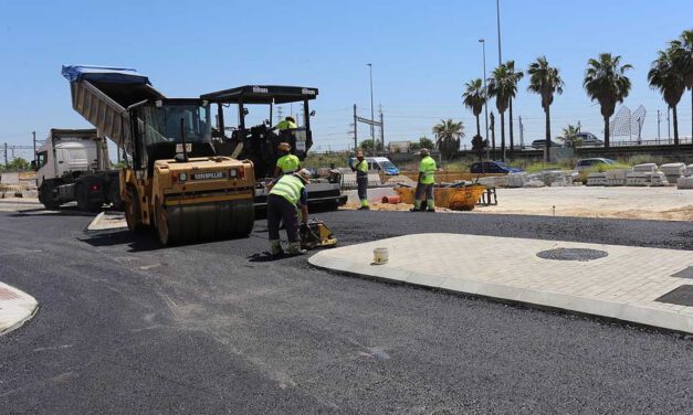 Comienzan los trabajos de asfaltado de la entrada al centro por Pozos Dulces