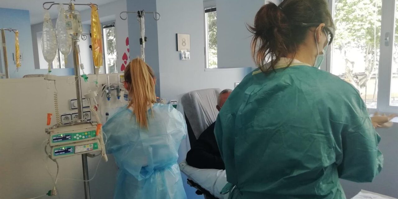 Andalucía baja de los 50 pacientes en UCI y registra 179 ingresados