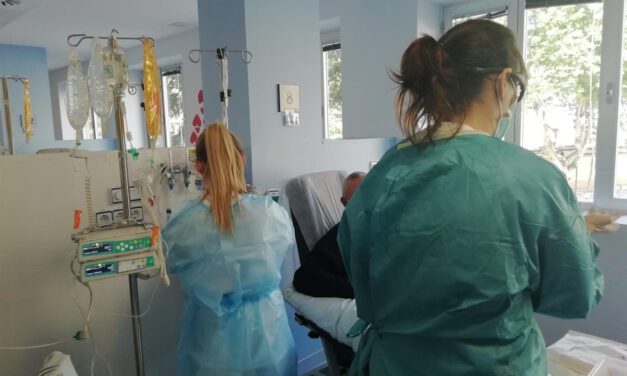 Andalucía baja de los 50 pacientes en UCI y registra 179 ingresados