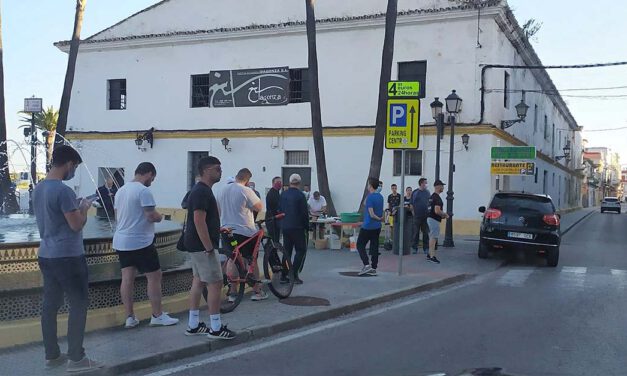 Más de 40 años de tradición, "Paco el de los cebos"