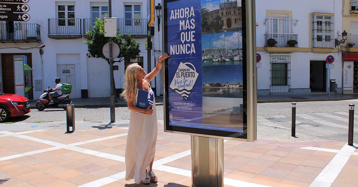El Ayuntamiento de El Puerto instala nueve mupis para fomentar el comercio local