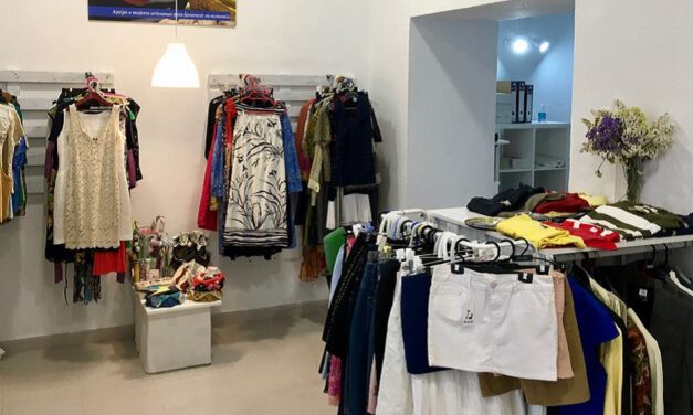 Madre Coraje reabre sus tiendas solidarias de El Puerto y Cádiz