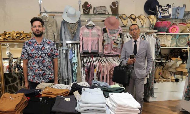 Calleja asiste a la nueva apertura de la tienda de Alberto Nieto