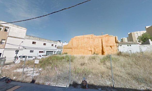 El Ayuntamiento limpia de forma subsidiaria la parcela de Cruces con Espelete