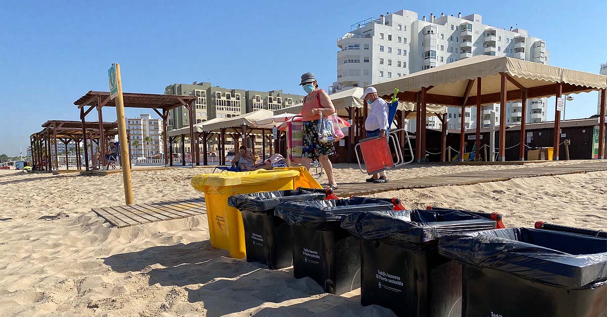 Medio Ambiente refuerza la limpieza de playas con 115 nuevos contenedores