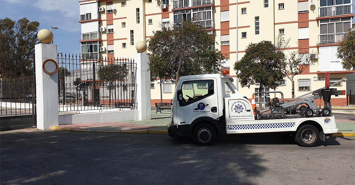 El PSOE denuncia que el servicio municipal de grúa se está prestando sin contrato