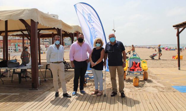 45 usuarios se benefician del programa de ayuda al baño y fisioterapia