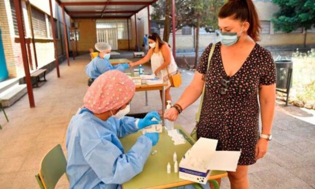 Ocho fallecidos y 1.043 nuevos casos de covid en las últimas 24 horas en Andalucía