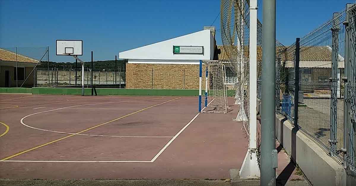 Vuelta a la normalidad en el CEIP Castillo de Doña Blanca tras dar negativo la menor