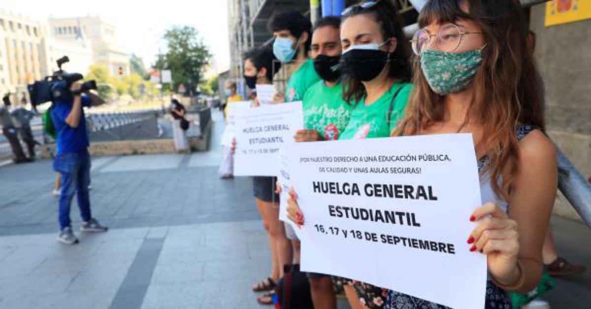 Por los compañeros y compañeras de la enseñanza que están en huelga indefinida