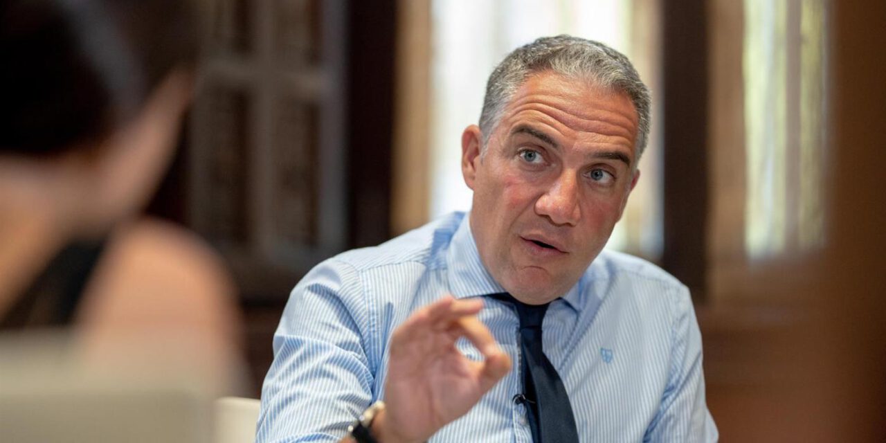 Bendodo asegura que la situación está "contenida" en Andalucía