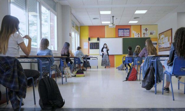 El PSOE insta al Ayuntamiento a instalar mamparas en los colegios