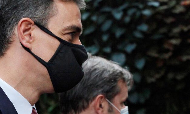 Sánchez: "En el mes de diciembre esperamos vacunar a una parte la población"