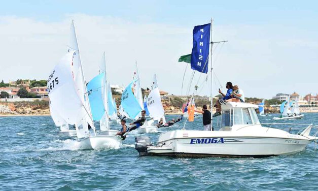 Zarpazo final de los gallegos Jacobo García y Antoni Ripoll en el Campeonato de España de 420