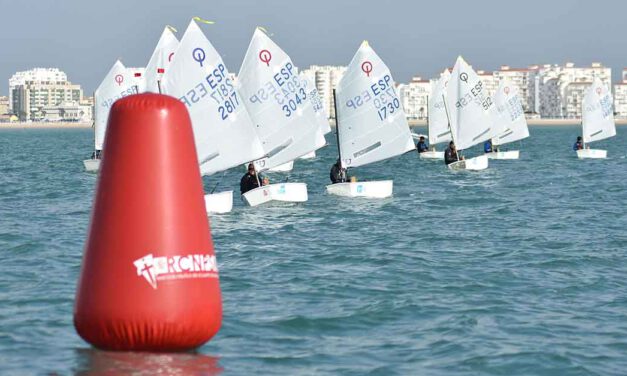 Cuellar, Carrasco, Serrano, Arauz y Franco, se reparten los triunfos del provincial de Optimist en la bahía de Cádiz