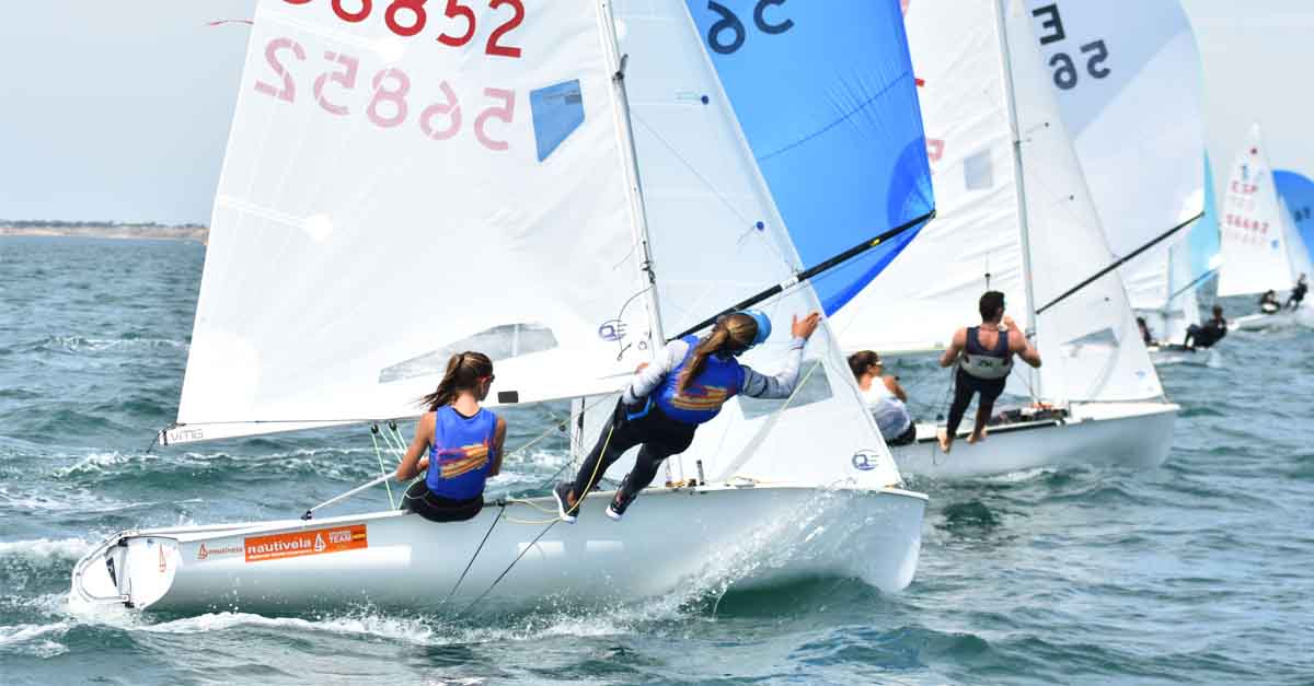 Neus Ballester y Andrea Perelló salvan los muebles y llegan líderes a la última jornada del Campeonato de España de 420