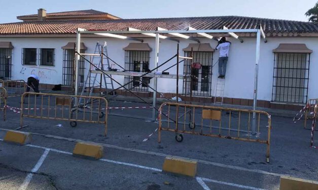 El Puerto ultima la instalación de la carpa para poner en marcha su punto Auto-Covid