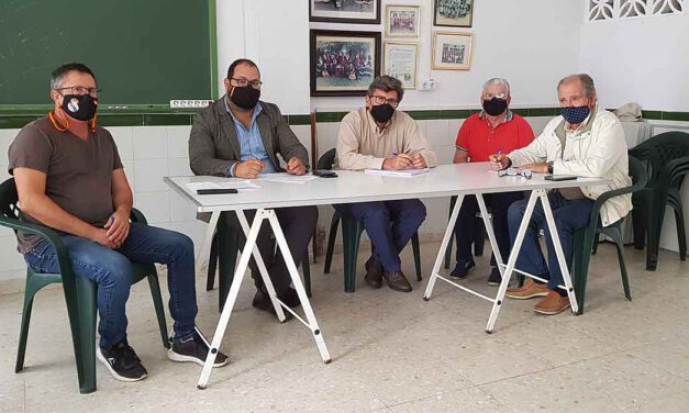 Javier Bello se reúne con la Asociación de Vecinos Ronda de Valencia