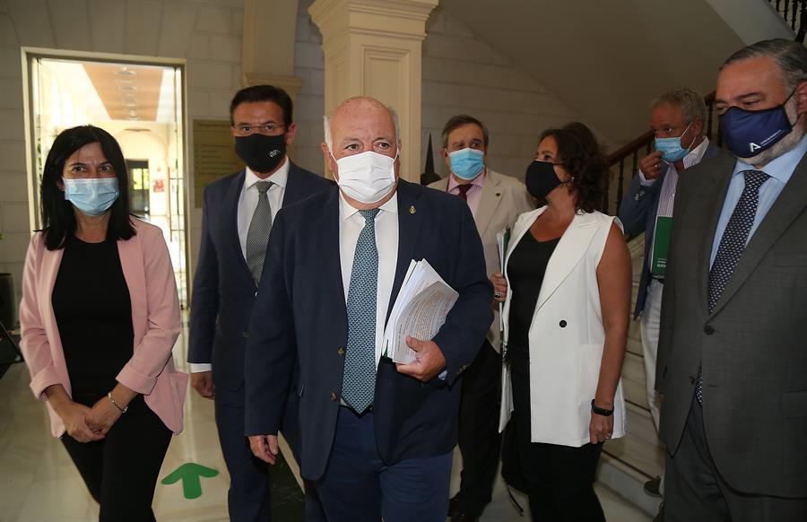 Granada "se cierra" desde hoy a las diez de la noche