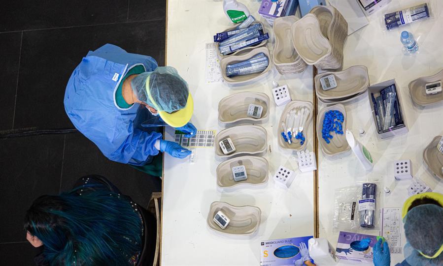 La jornada deja 203 nuevos positivos y un fallecido por Covid-19 en Cádiz