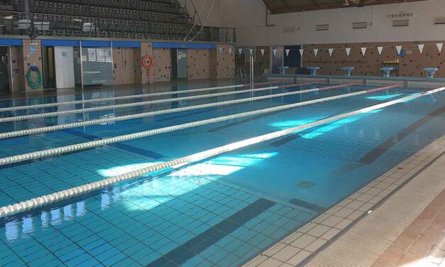 La piscina municipal cierra de forma unilateral por motivos de seguridad