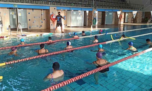 El Ayuntamiento insta a la empresa de la piscina municipal a seguir prestando servicio