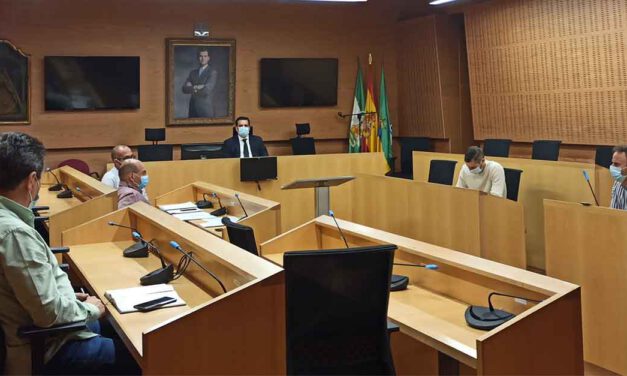 Martínez presenta a la oposición el pliego del contrato de Mantenimiento Urbano