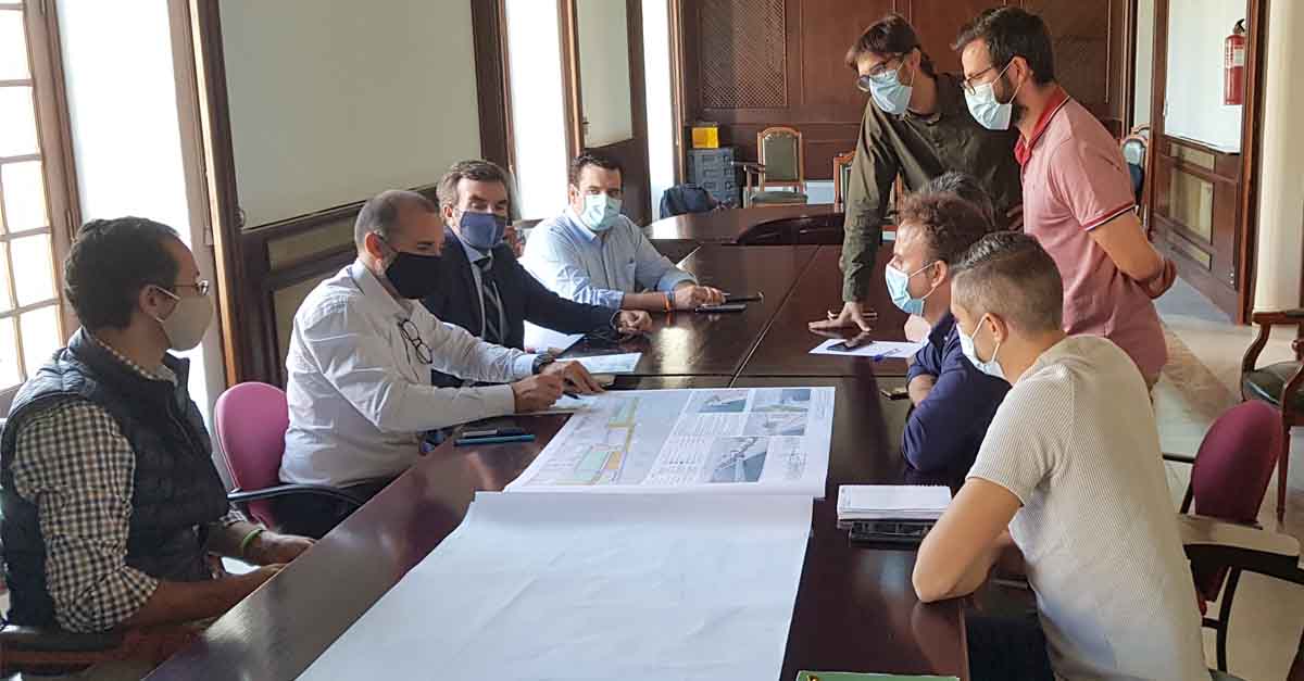 Gobierno local y oposición analizan conjuntamente los próximo pliegos municipales