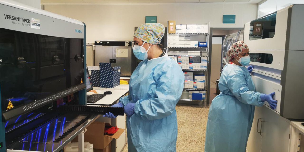 Robots que triplican la capacidad analítica de PCR para el Costa del Sol