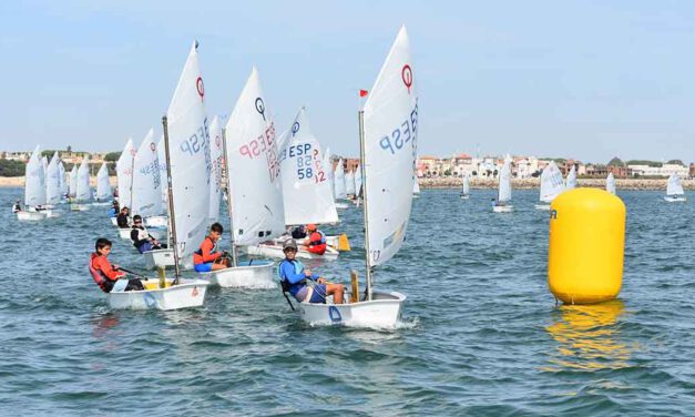 Lento pero seguro arranque del Trofeo de la Hispanidad en aguas gaditanas