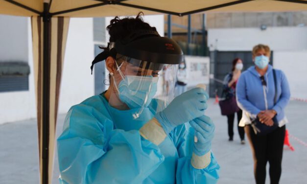 Andalucía suma 3.937 casos en 24 horas, unos mil más que el martes pasado