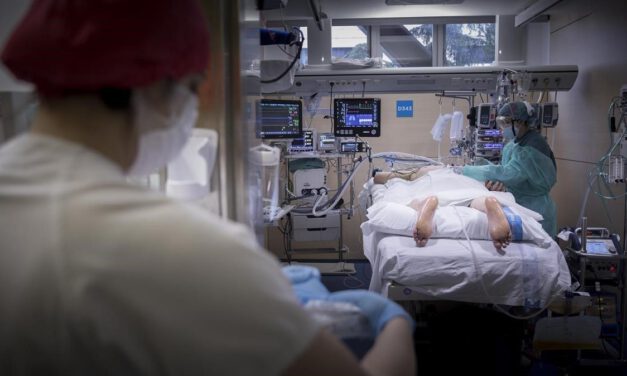 Andalucía supera por primera vez los 500 ingresos en UCI por coronavirus