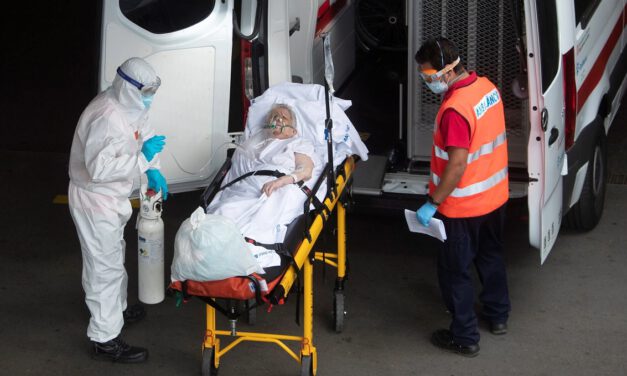 Los médicos avisan: los hospitales están al borde del "colapso"