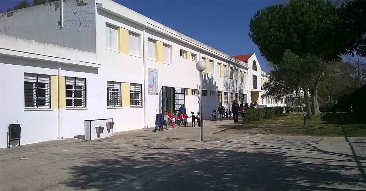 El PSOE reclama que se cubran las plazas de los porteros mantenedores