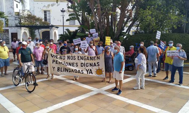 'Los lunes al sol' sigue adelante con sus concentraciones en El Puerto por unas pensiones dignas