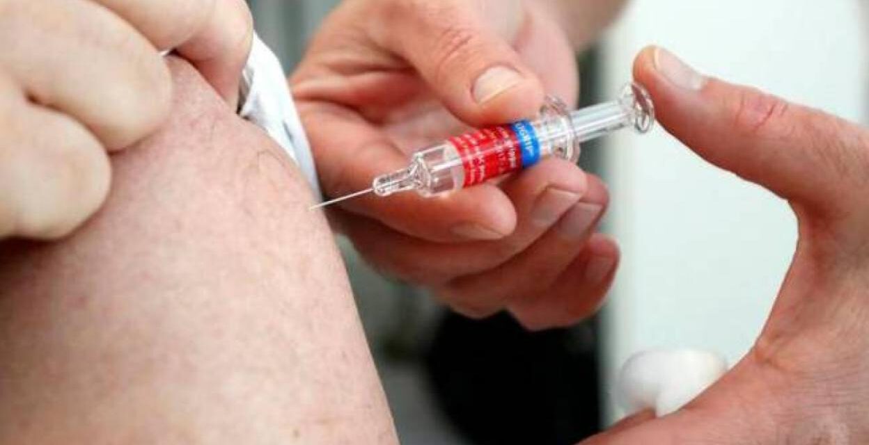 Andalucía vacunará del neumococo a pacientes que hayan pasado la Covid-19