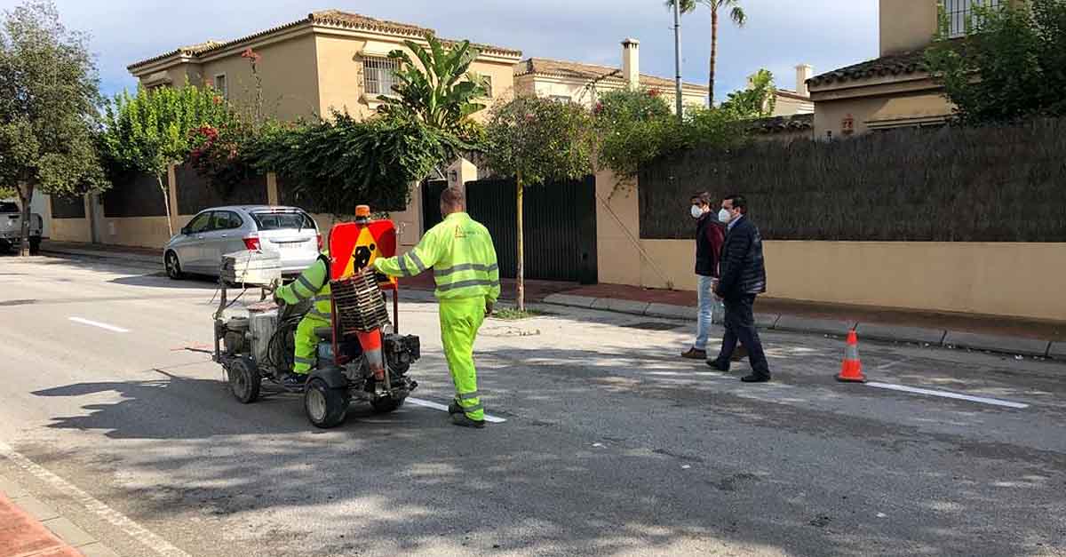 Pintada la Avenida Alcalde Eduardo Ruiz Golluri y la calle Golondrina