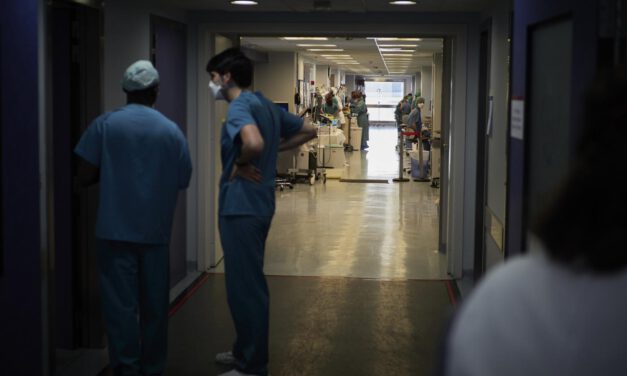 Siguen subiendo los hospitalizados y los ingresados en UCI en Andalucía