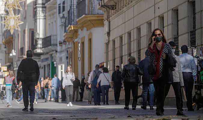 Andalucía baja de los 250 casos por 100.000 habitantes en los últimos 14 días