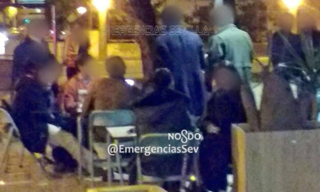 Desalojan a 37 personas y precintan un bar por incumplir las medidas Covid en Sevilla